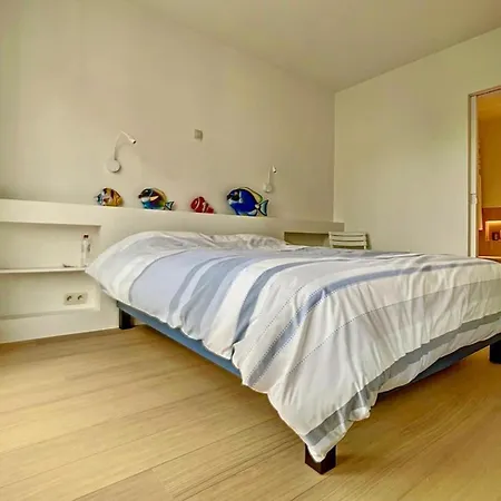 With Sea Views In Heist Apartment *